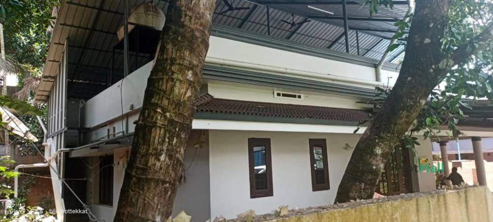 House / Villa for Sale in Karyattukara, Elthuruth