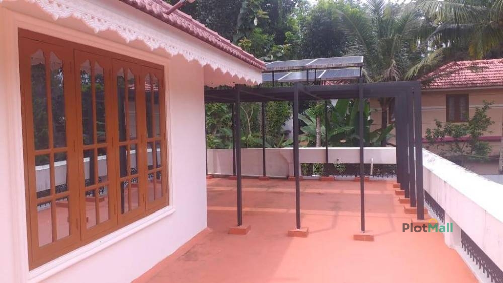 House / Villa for Sale in Enadimangalam, Enadimangalam