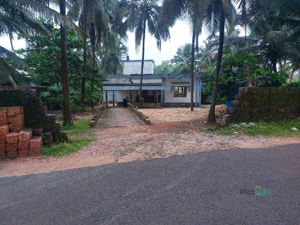 House / Villa for Sale in Cheruvathur,valiyaparamba, Chervathur